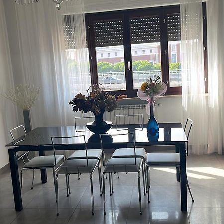 Sun-Kissed Seaside Retreat: Your Pescara Getaway المظهر الخارجي الصورة